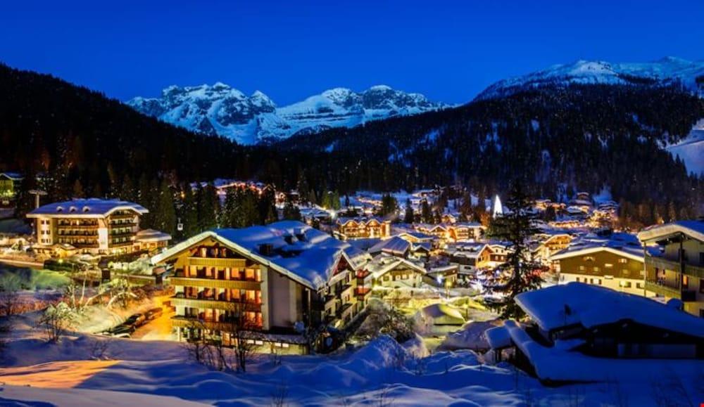Hotel Pinzolo-Dolomiti Exterior photo