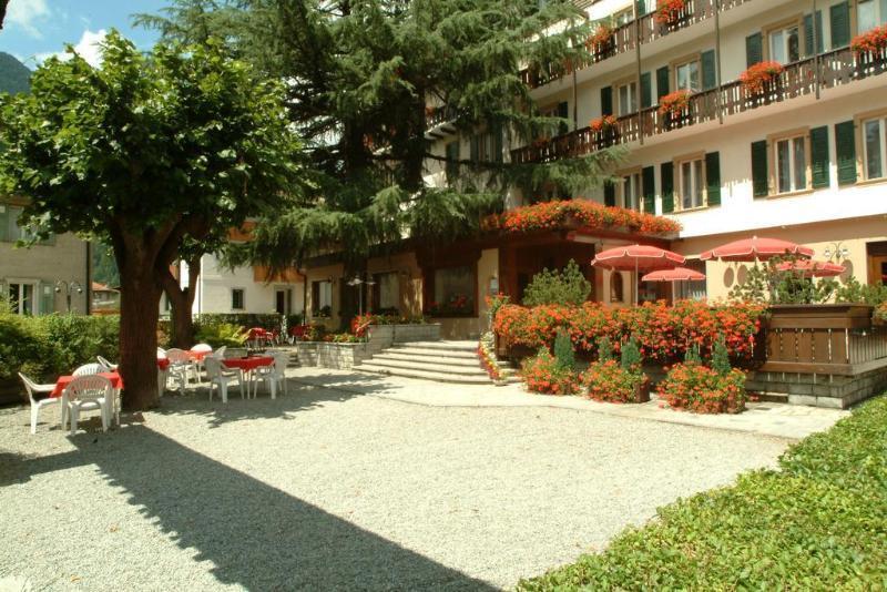 Hotel Pinzolo-Dolomiti Exterior photo