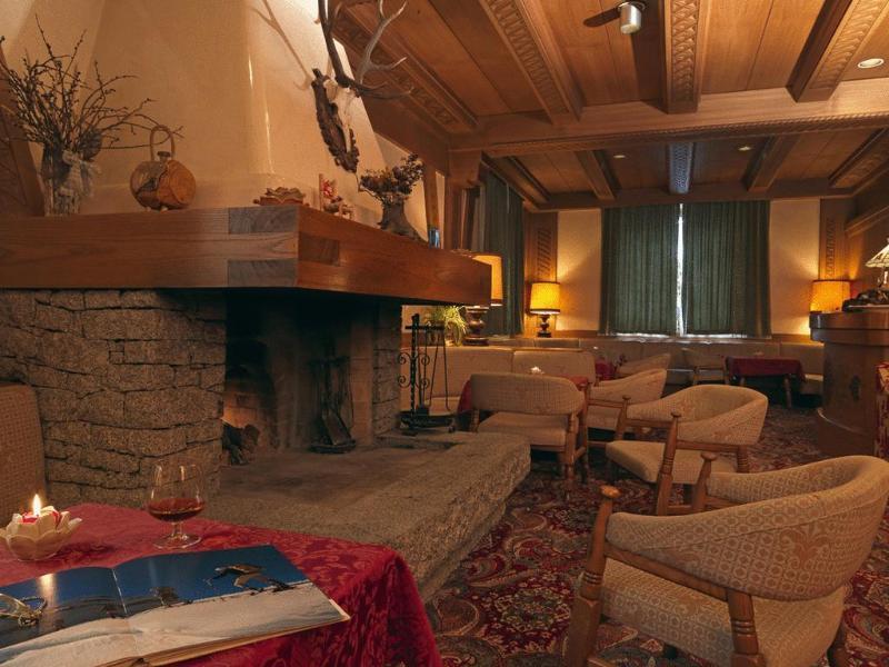 Hotel Pinzolo-Dolomiti Exterior photo